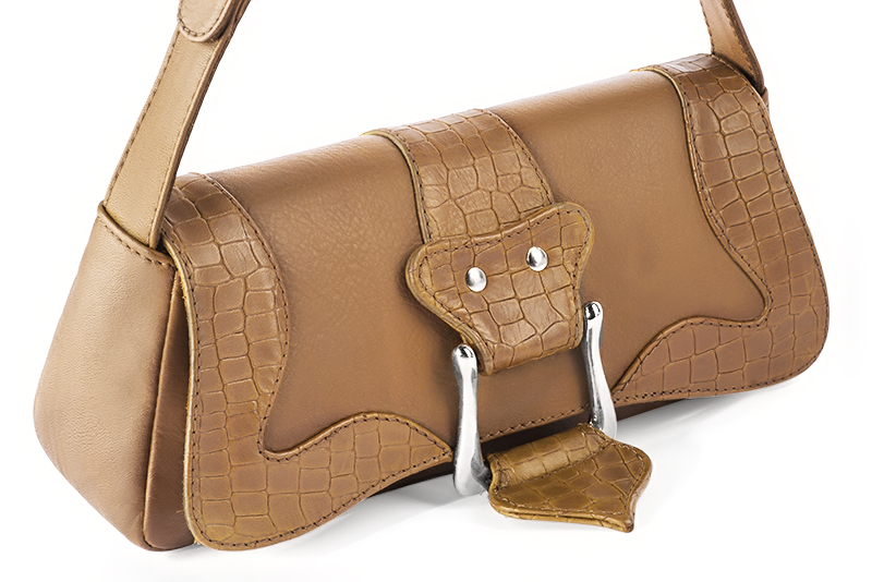 Camel beige women's dress handbag, matching pumps and belts. Front view - Florence KOOIJMAN